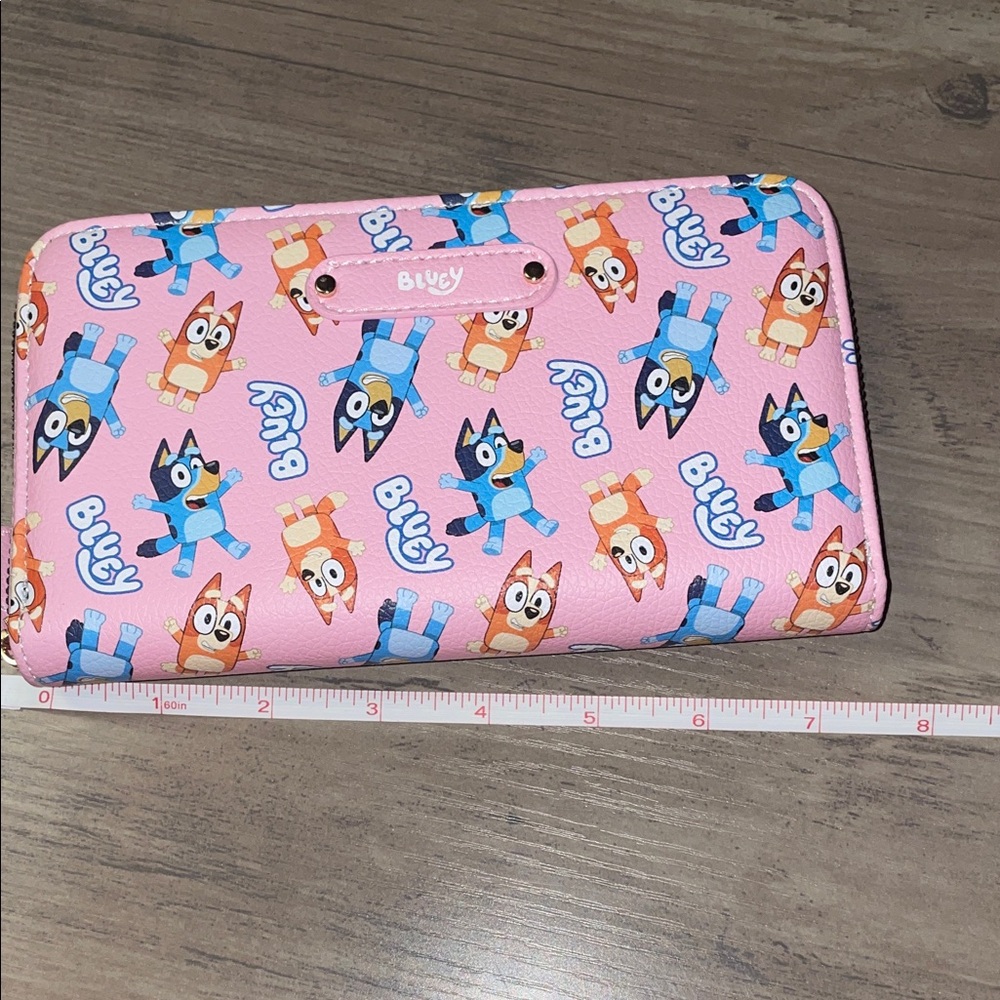 Bluey Pink Character Wallet with Wrist Strap - Picture 4 of 6